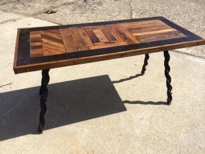 reclaimed barn wood coffee table with metal legs