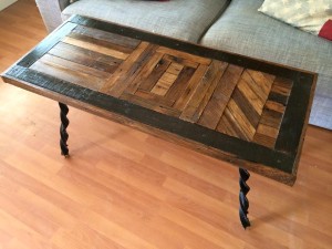 reclaimed barn wood coffee table with metal legs